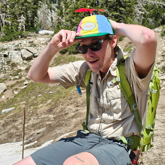 TA-DA PROPELLER HAT